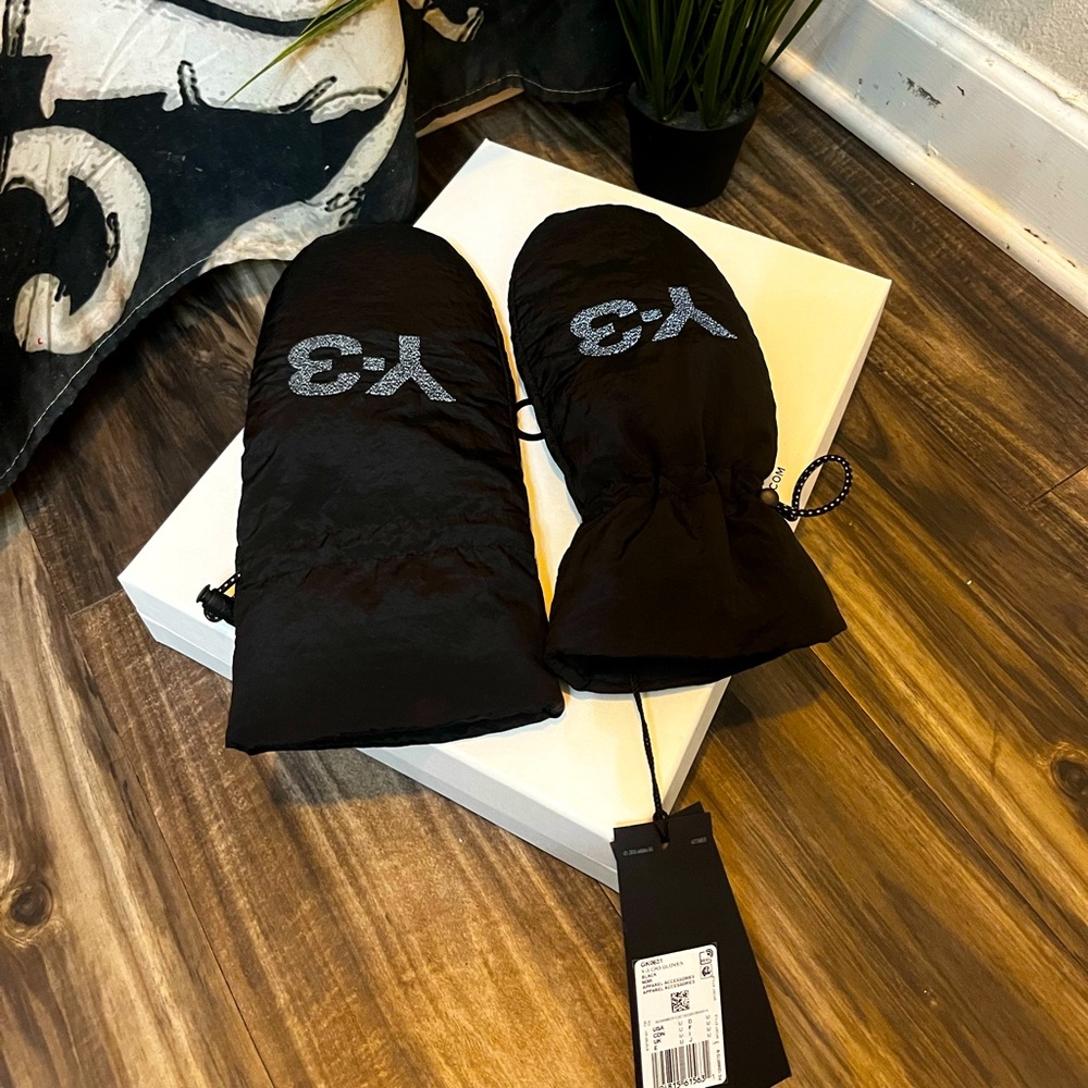 Men Y3 gloves